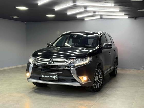 MITSUBISHI OUTLANDER 2.2 4X4 16V DIESEL 4P AUTOMÁTICO MITSUBISHI OUTLANDER 2.2 4X4 16V DIESEL 4P AUTOMÁTICO